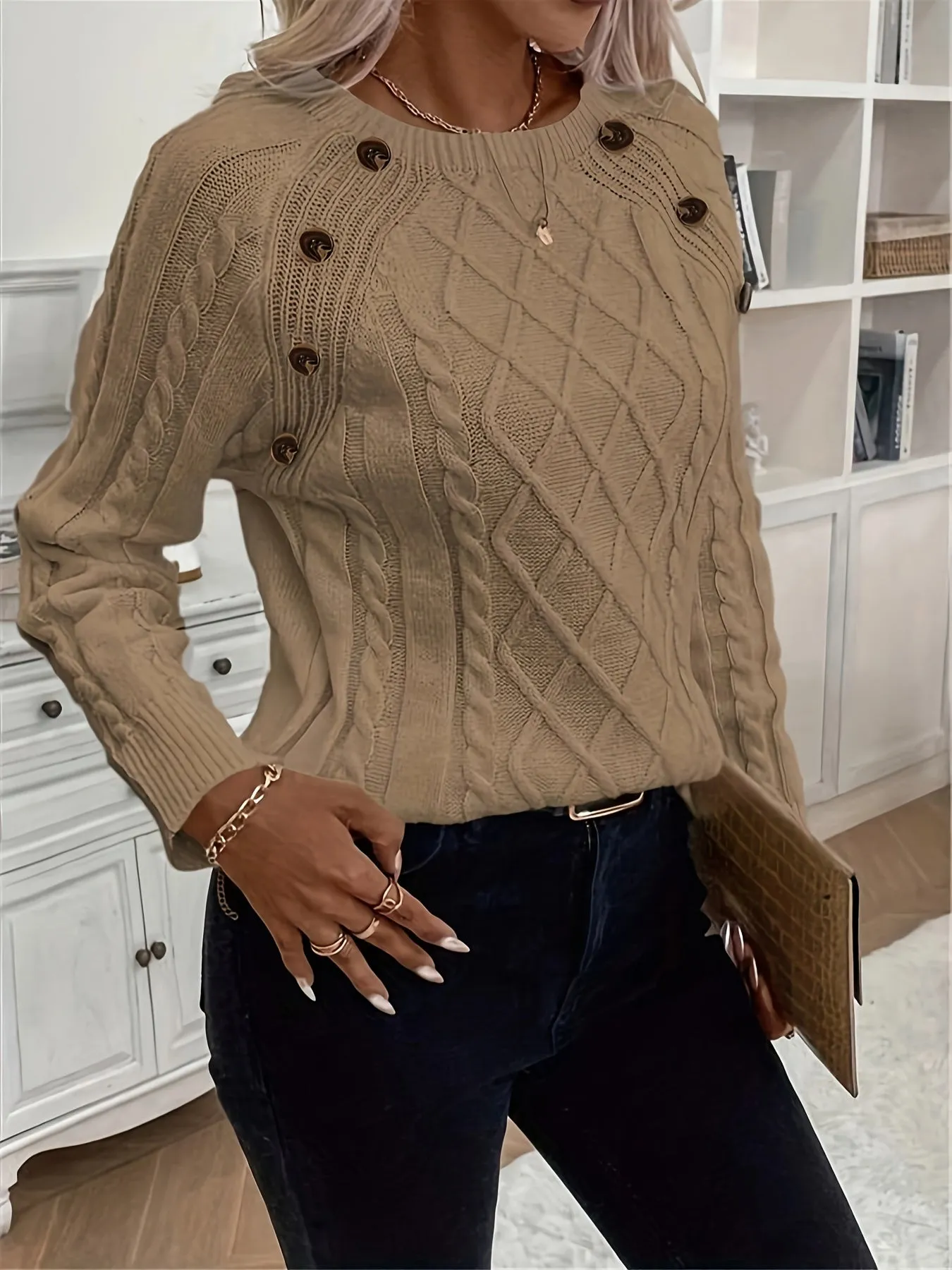 Evy | Plain knit cable sweater with round neckline